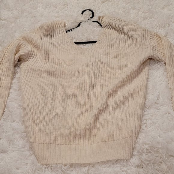 Long Sleeve Sweater  Cross-over back - Picture 3 of 5